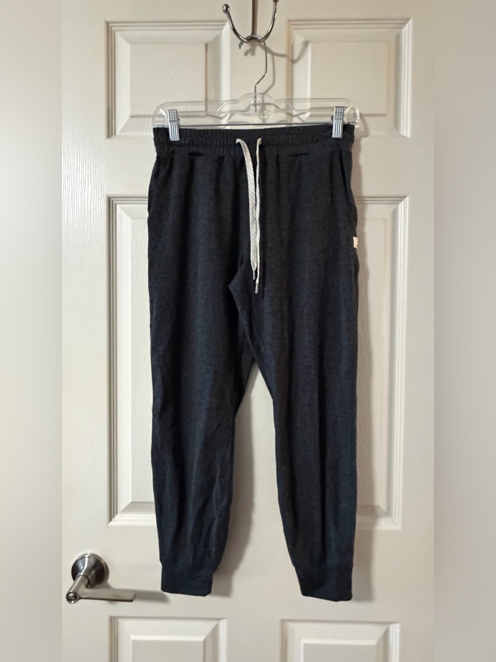 Vuori halo performance jogger